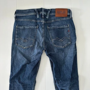 Replay anbass jeans  - Replay anbass jeans | storlek 30/32 | skick 10/10 | fraktar via valfrit ombud på köparens bekostnad | hör av dig vid funderingar 