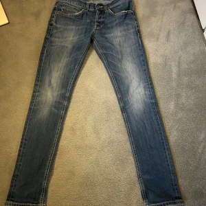 Dondup jeans - Tja! Säljer dessa rikigt snygga dondup jeans då dom inte kommer till användning, storlek 30. Bara skriva vid frågor eller fler bilder!🙌🏼
