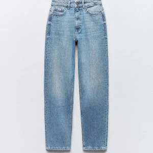 Mom jeans från Zara - Jeans i blå, mom jeans 