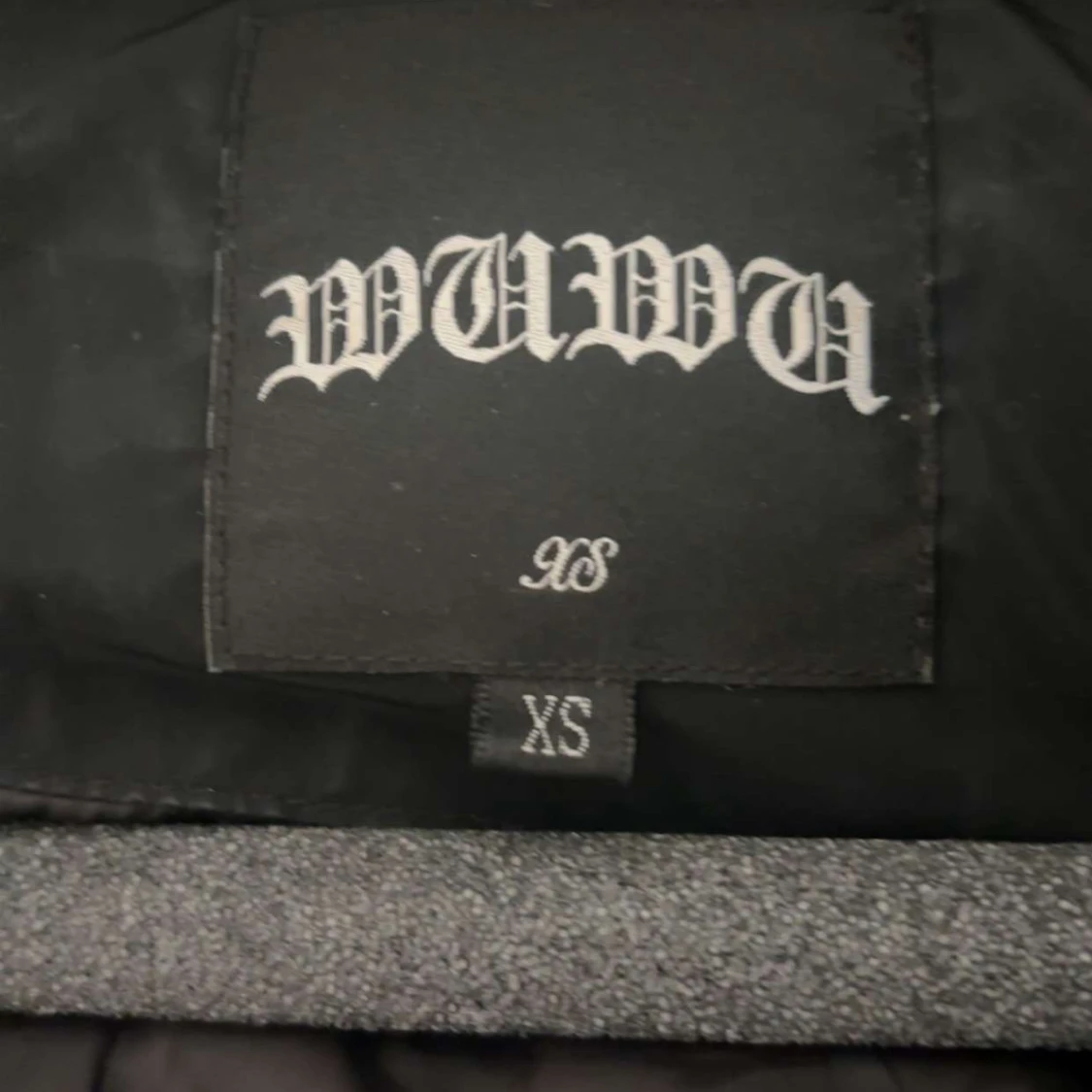 Svart pufferjacka från WUWA XS - 3