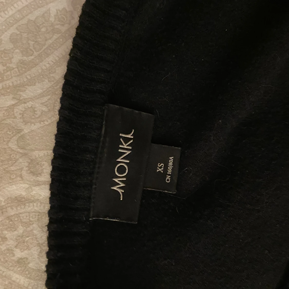 Svart stickad tröja från Monki XS - 2