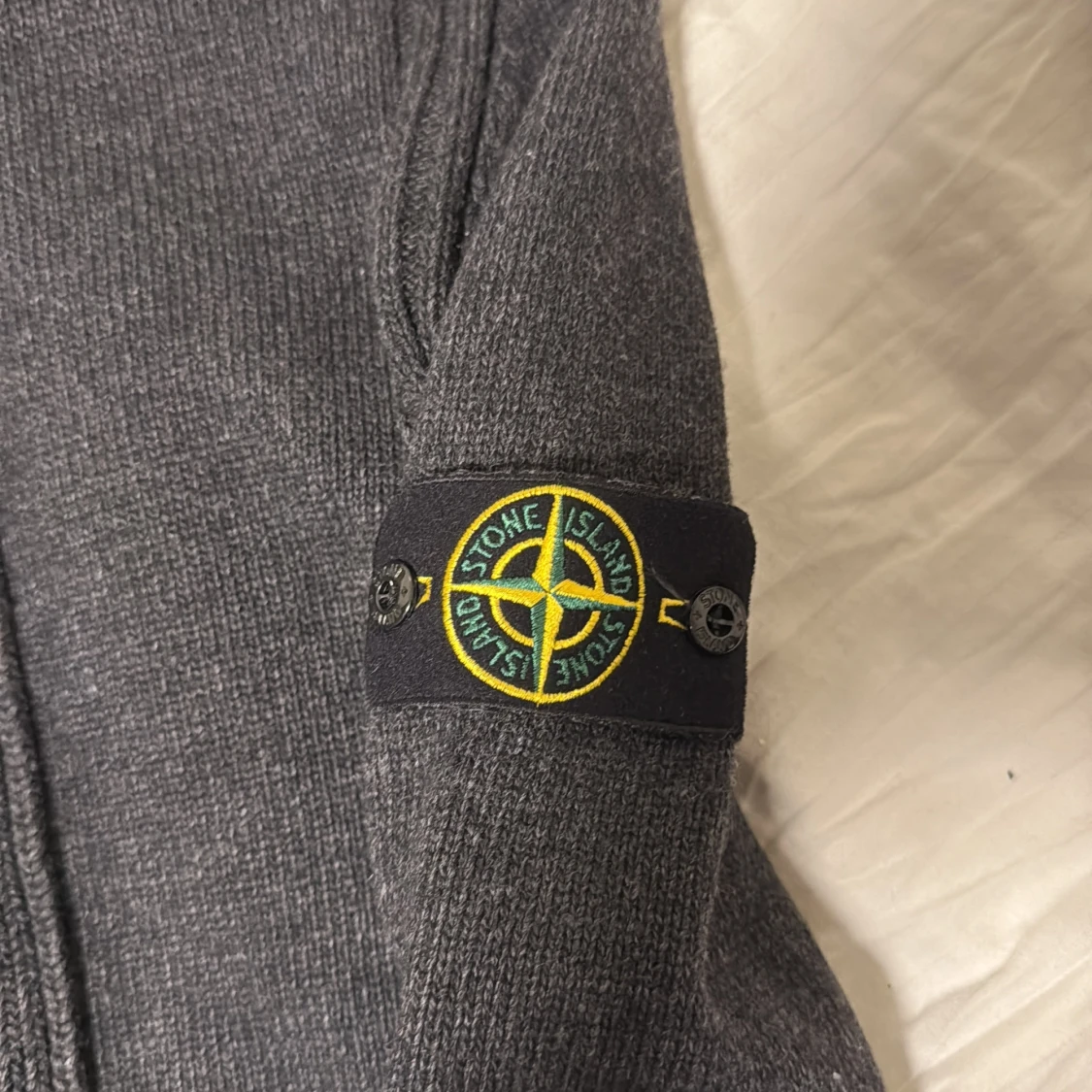 Mörkgrå kofta från Stone Island - 1