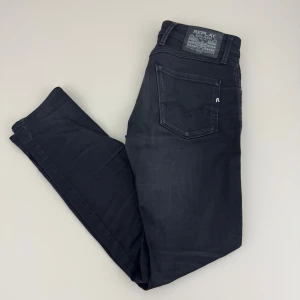 Replay Jeans  - Säljer ett par schyssta replay anbass jeans som är använda endast 1 gång, de är riktigt feta och sitter bra | Storlek: W30 L32 | Skick: 9/10 | Pris: 399kr