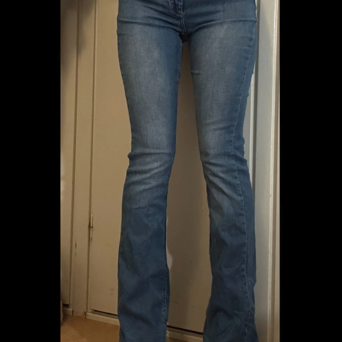 Blå bootcut jeans från ONLY, stl 32 - 1