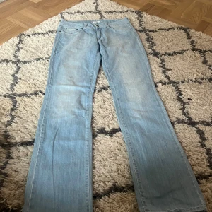 Snygga jeans - Jeans som inte kommer till användning. 