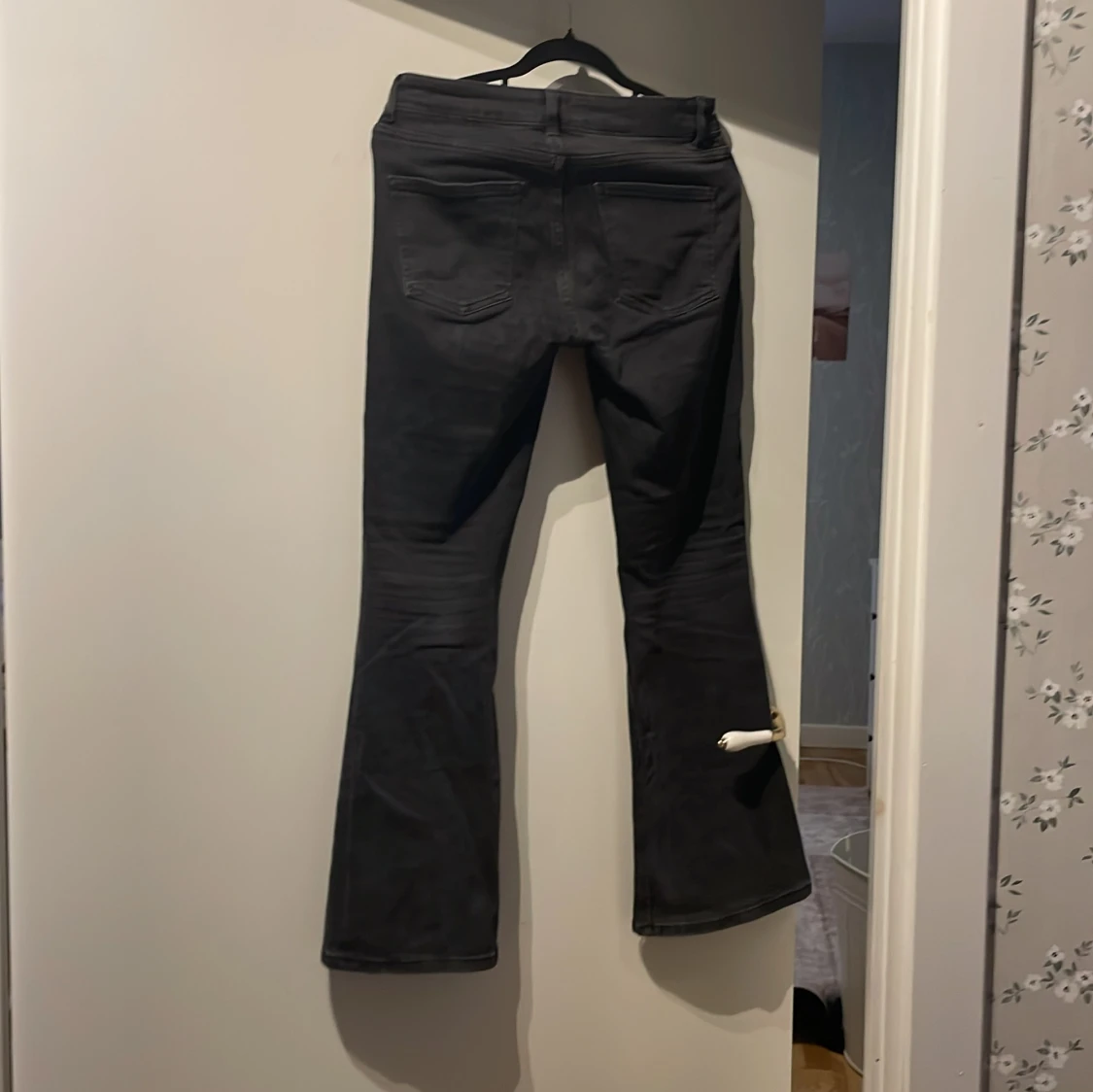 Svarta bootcut byxor från 157 - 1