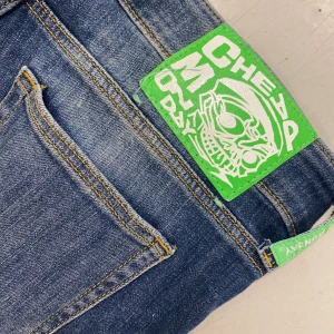 Cheap Monday jeans  - Lite slitna där nere storlek 30/32