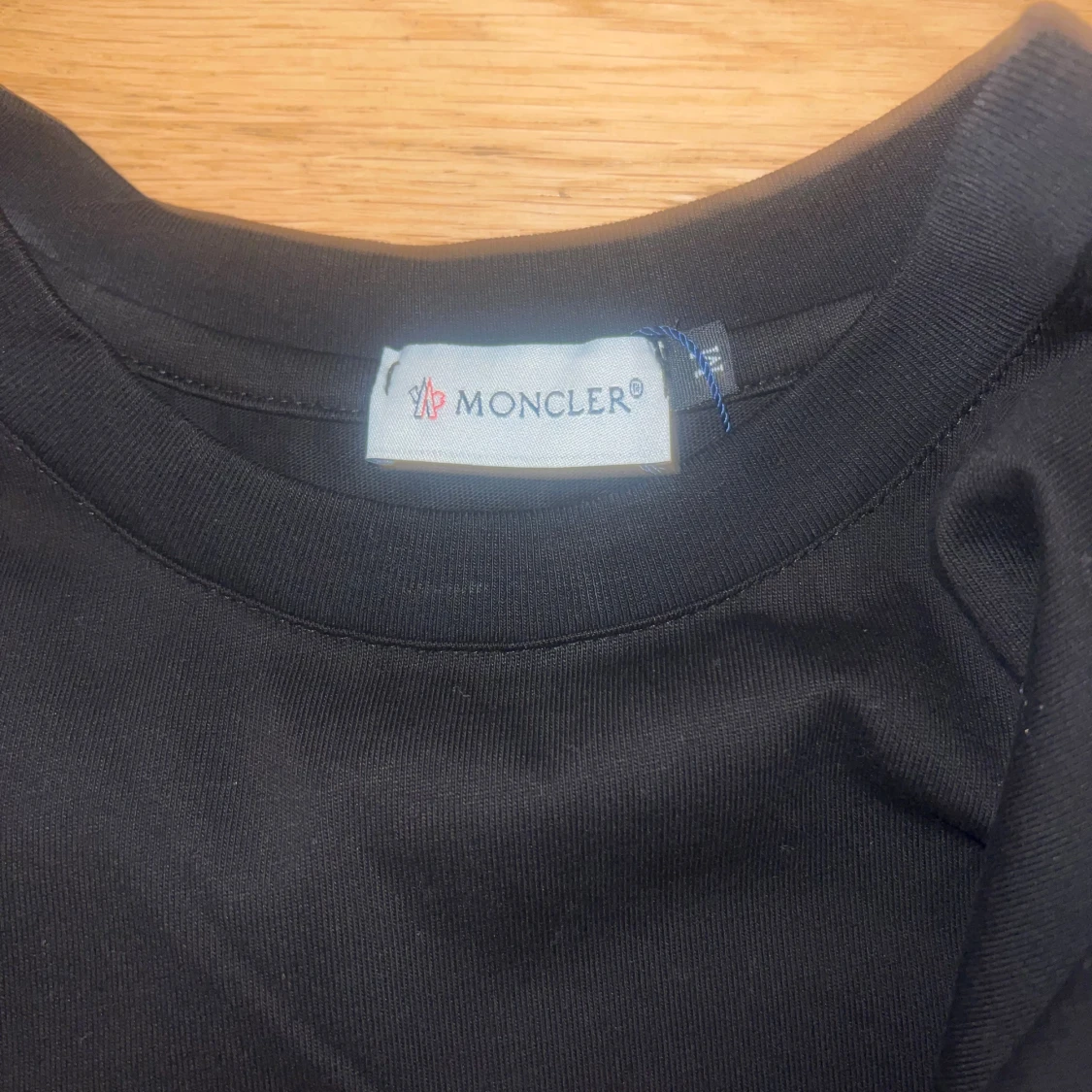 Svart Moncler t-shirt med ficka - 3