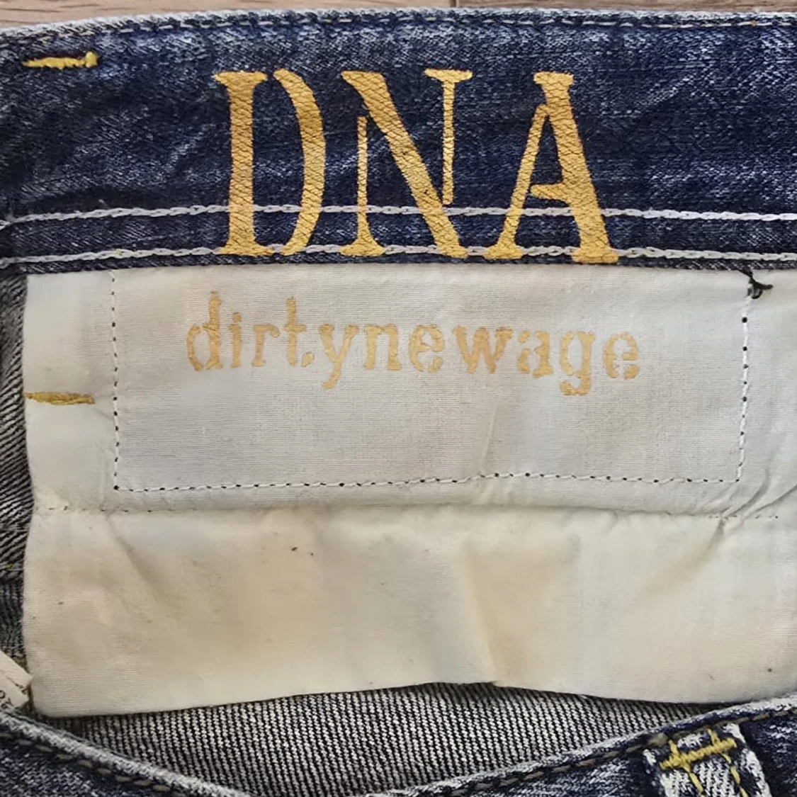 Blå DNA dirtynewage jeans med slitningar - 2