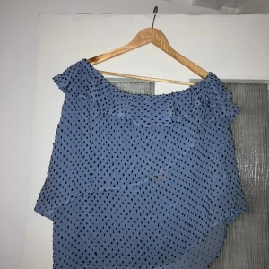 Oneshoulder topp  - Helt ny,lappen kvar!
