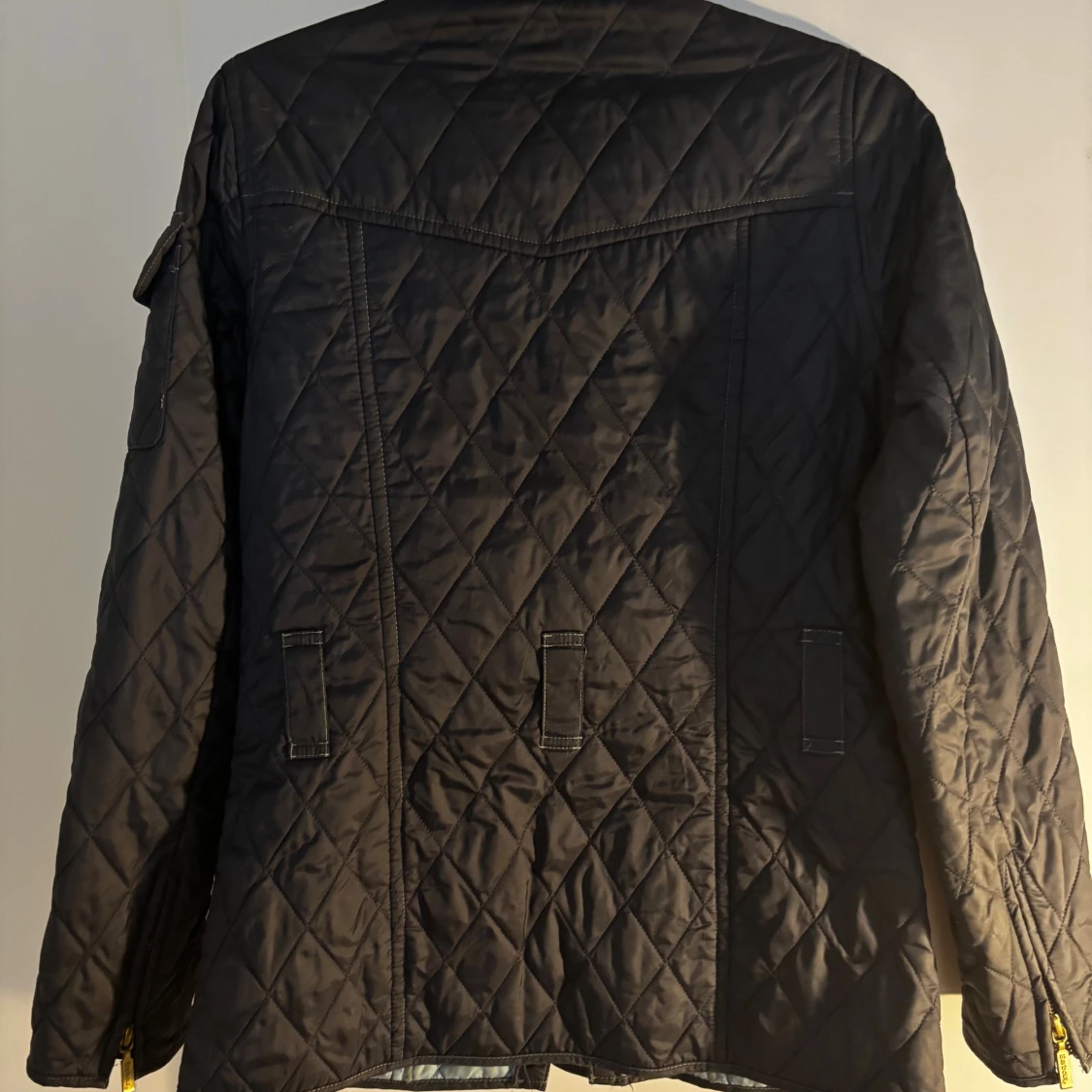 Svart quiltad jacka från Barbour - 1