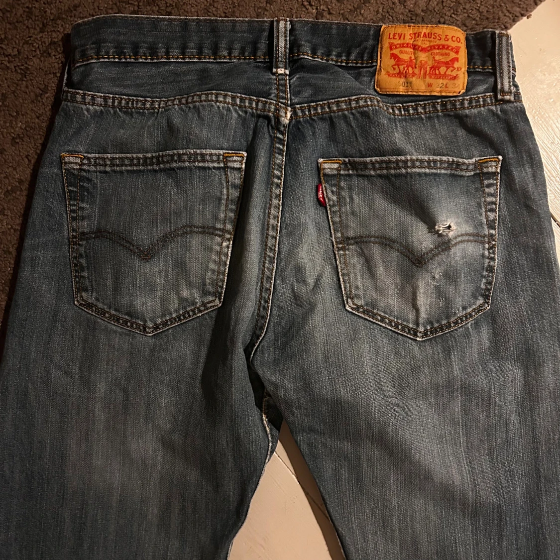 Blåa Levis Jeans - 1