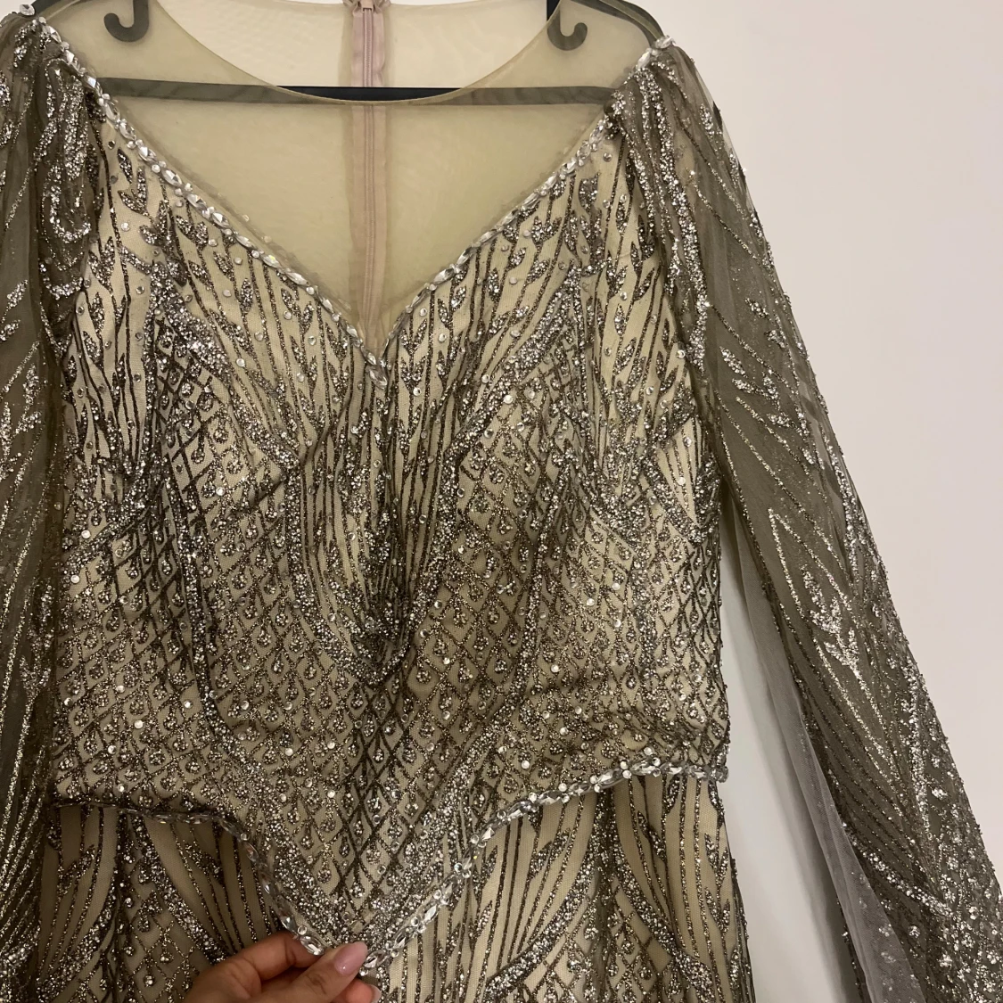 Glittrig långklänning med paljetter