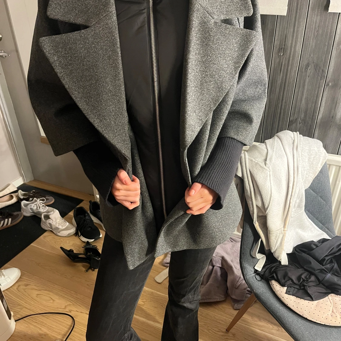 Grå kappa med krage - 4