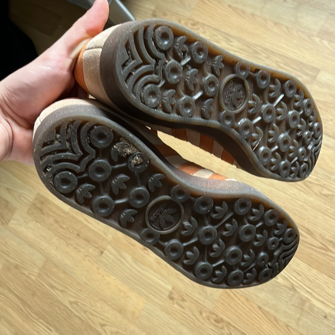 Adidas Gazelle beige och orange sneakers - 1