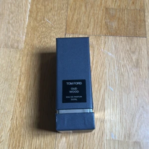 Tom Ford Oud Wood 50ml - tom ford oud wood 50ml oandvänd