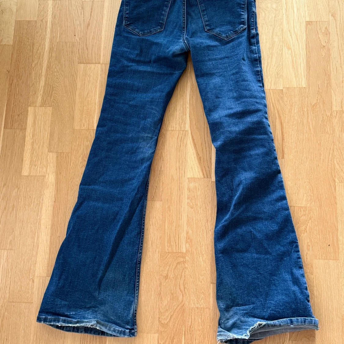 Blå flare jeans  - 1