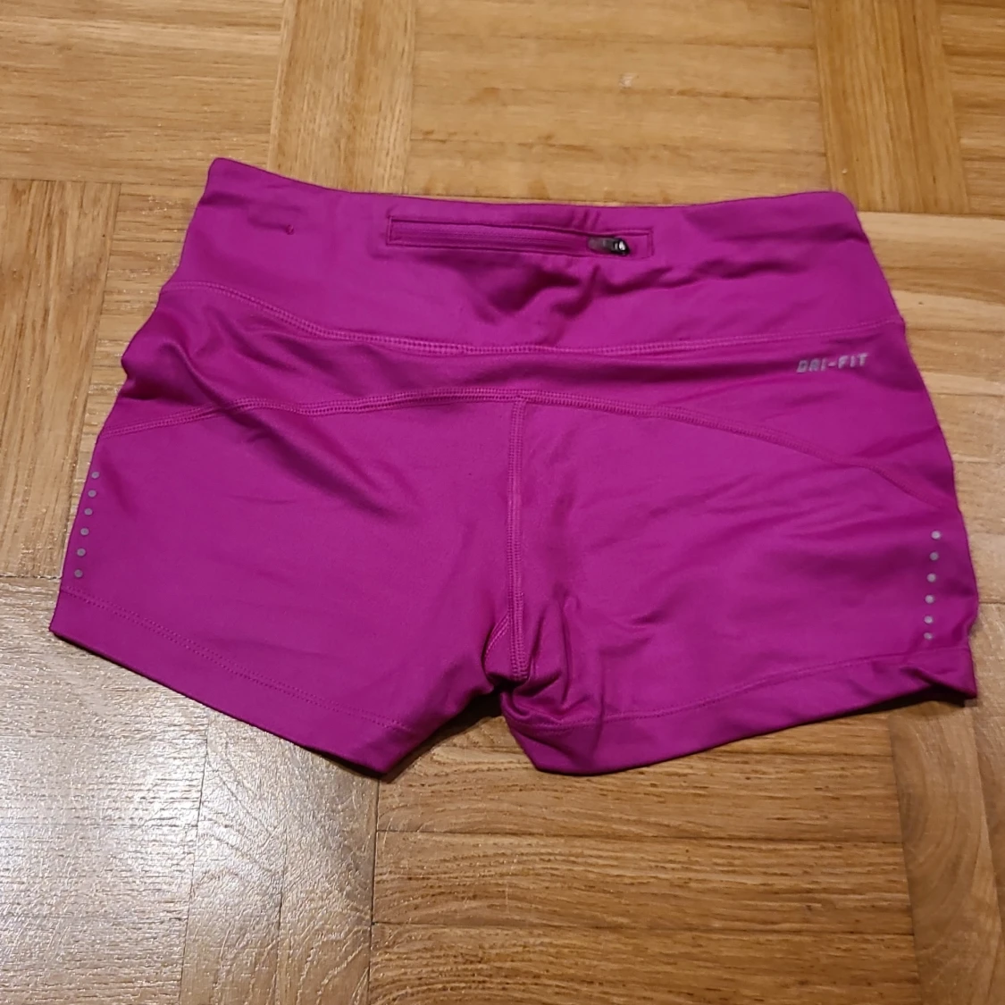 Nike Dri-Fit rosa träningsshorts XS - 2