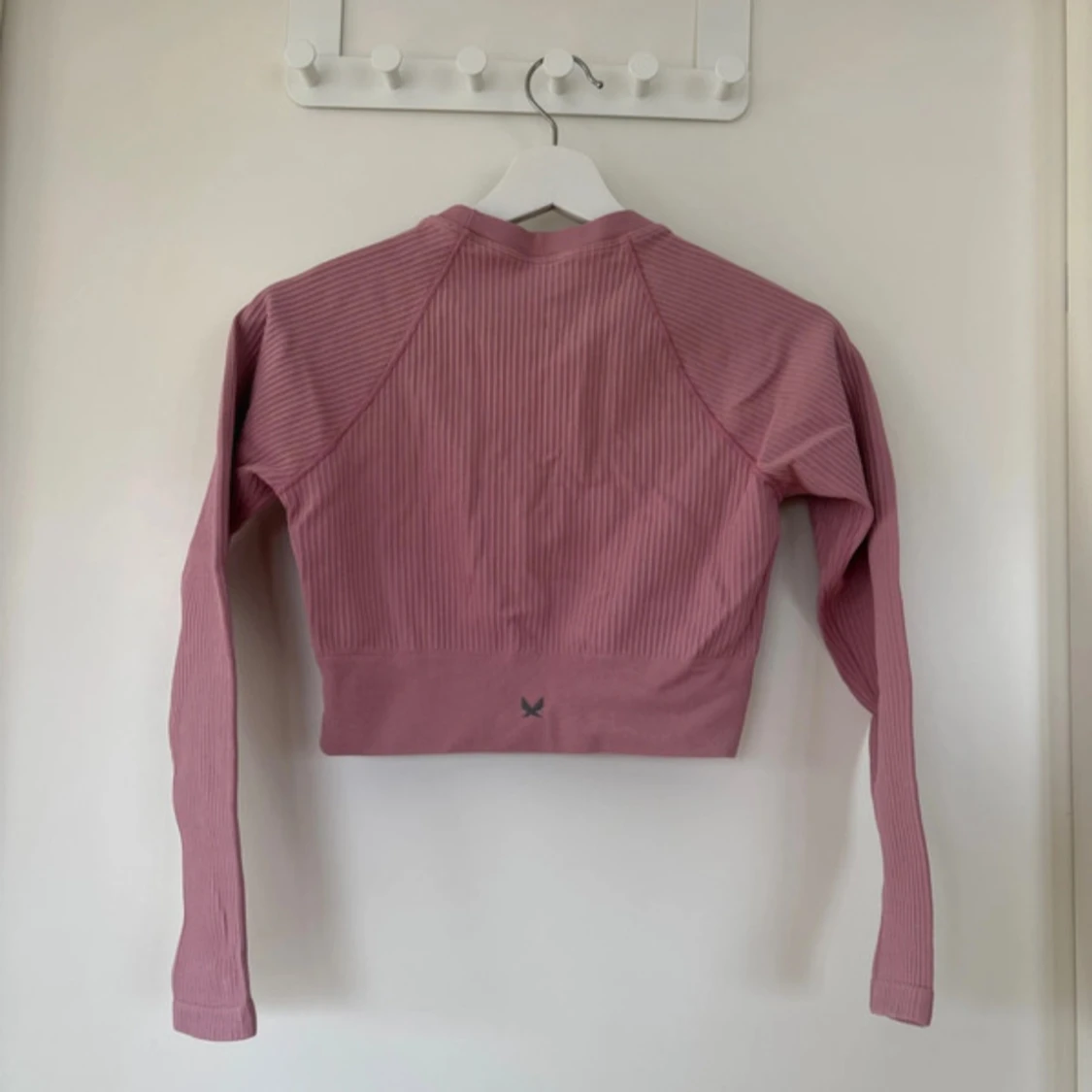 Rosa ribbad croppad långärmad topp - 3