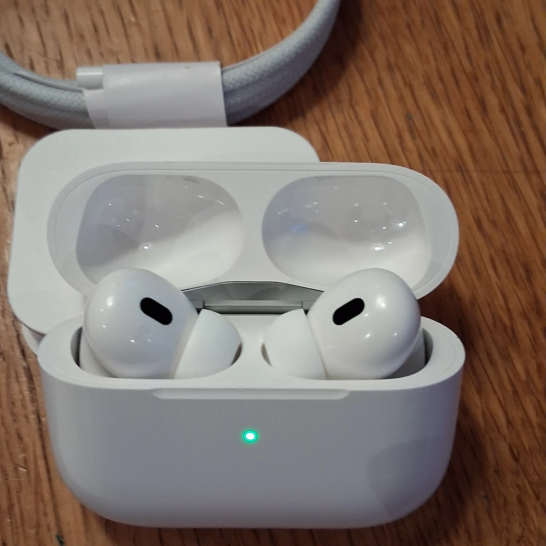 AirPods Pro (2nd generation) with MagSafe Charging Case (USB-C) - 2