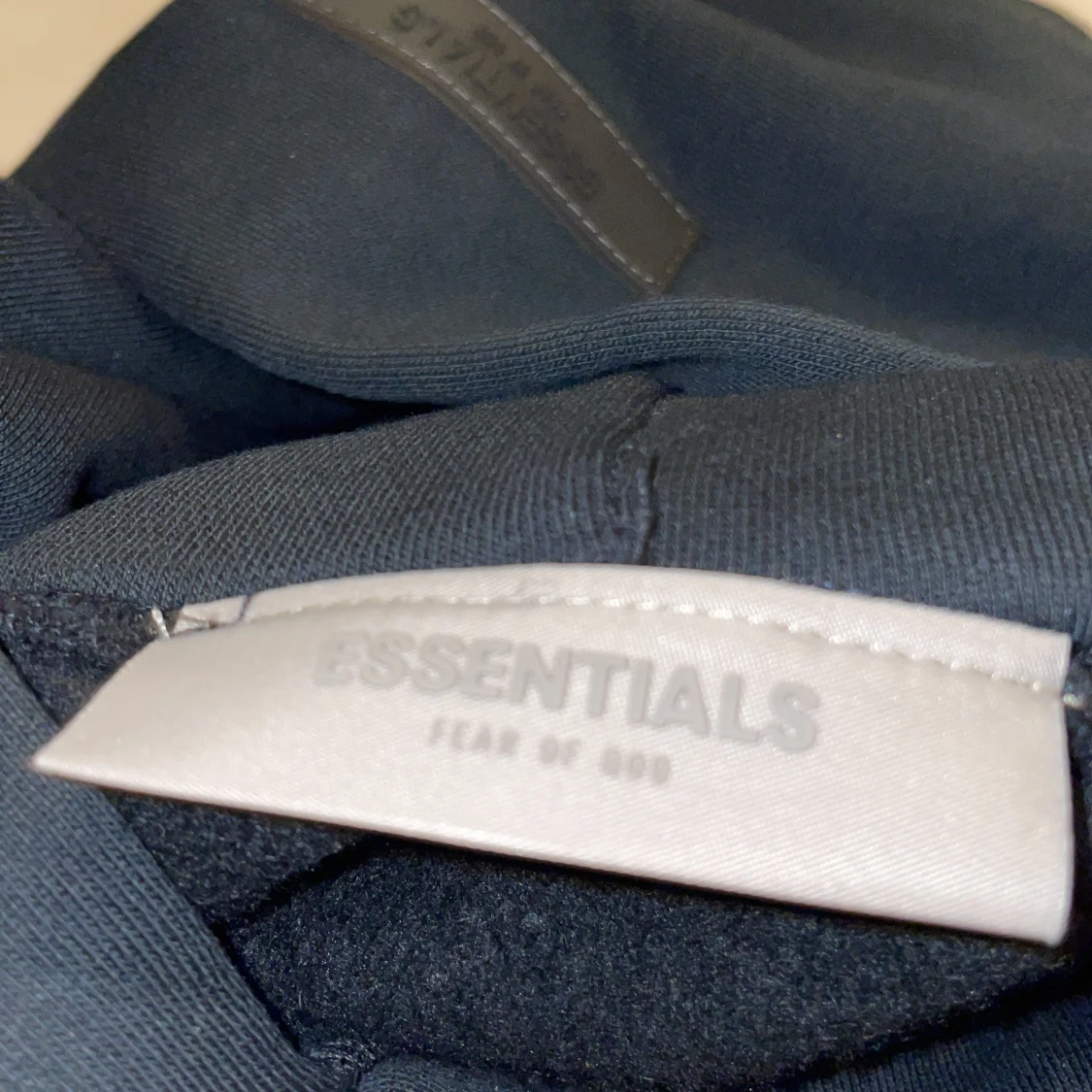 Svart Essentials Fear of God hoodie - 3