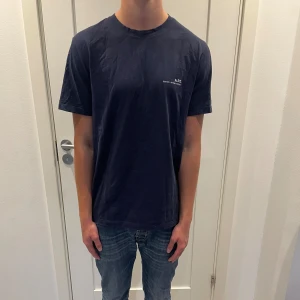 A.P.C T-shirt - Säljer nu denna A.P.C. T-shirt, skriv för fler bilder/frågor🙌🏼