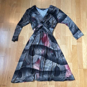 mönstrad klänning - supermjuk och fin klänning, perfekt till jul!!