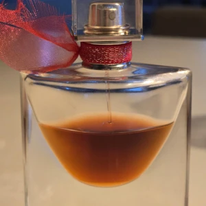 La Vie Est Belle EdP Intense 30ml - La Vie Est Belle L'Eau de Parfum Intense från Lancôme. Från början 30 ml parfym, ca hälften kvar