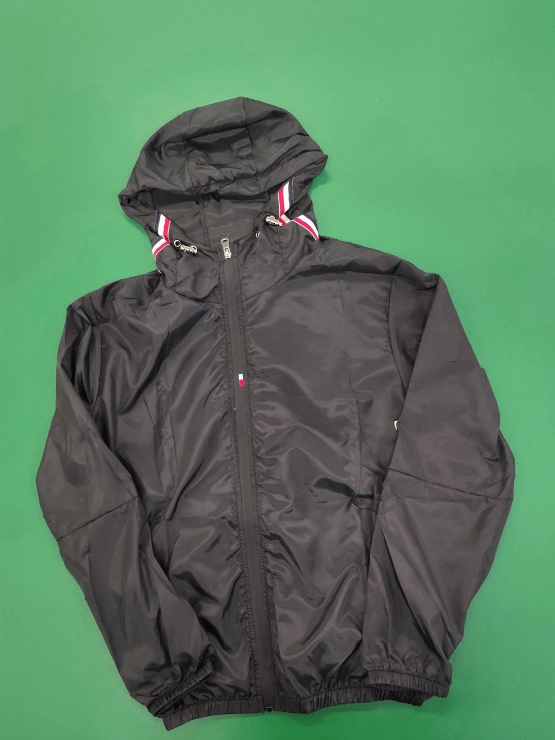 Svart vindjacka från Moncler