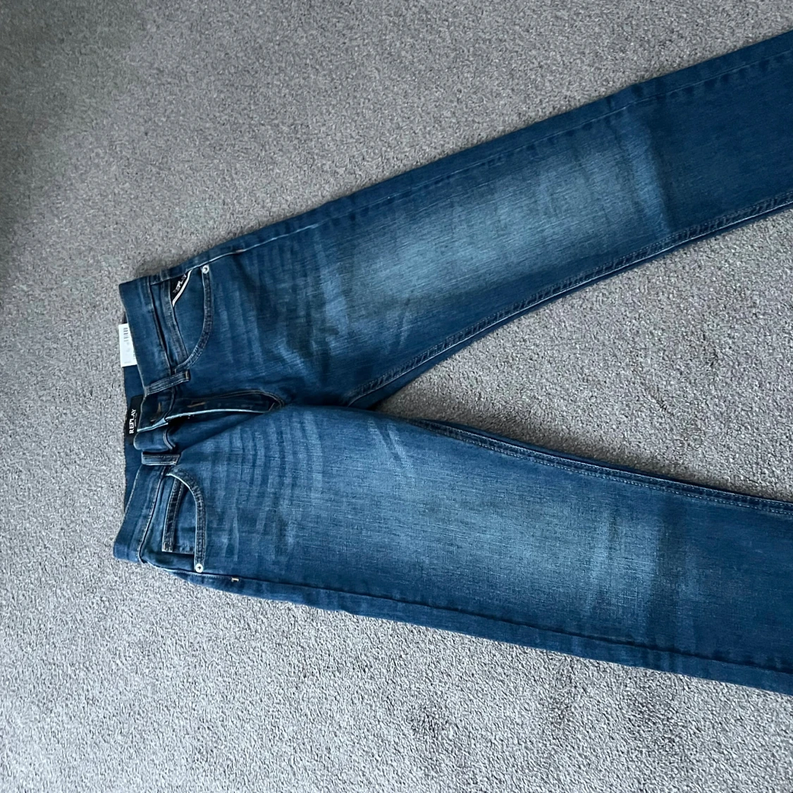 Blå slim fit jeans från Replay