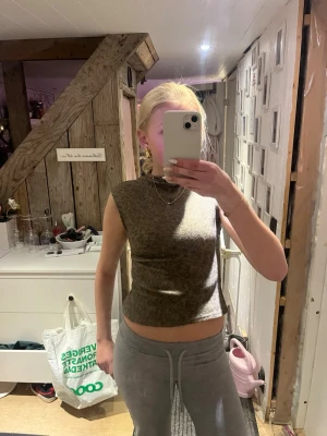 Fin stickad tröja  - Säljer nu min tröja från hm som endast är använd 3 gånger så är som helt ny❤️