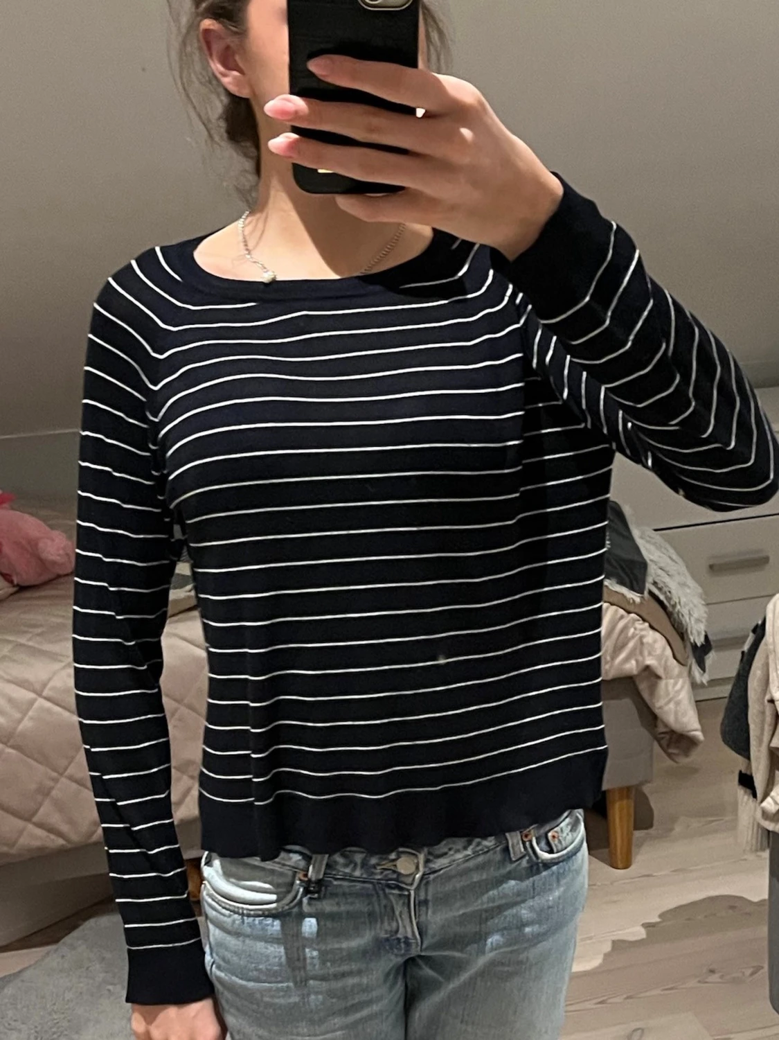 Svartvit randig långärmad tröja