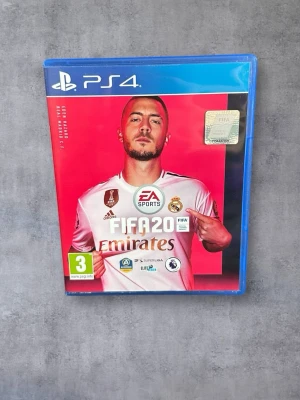 FIFA 20 PlayStation 4  - FIFA 20 – I fint skick, komplett med manual. Funkar även på PS5. 