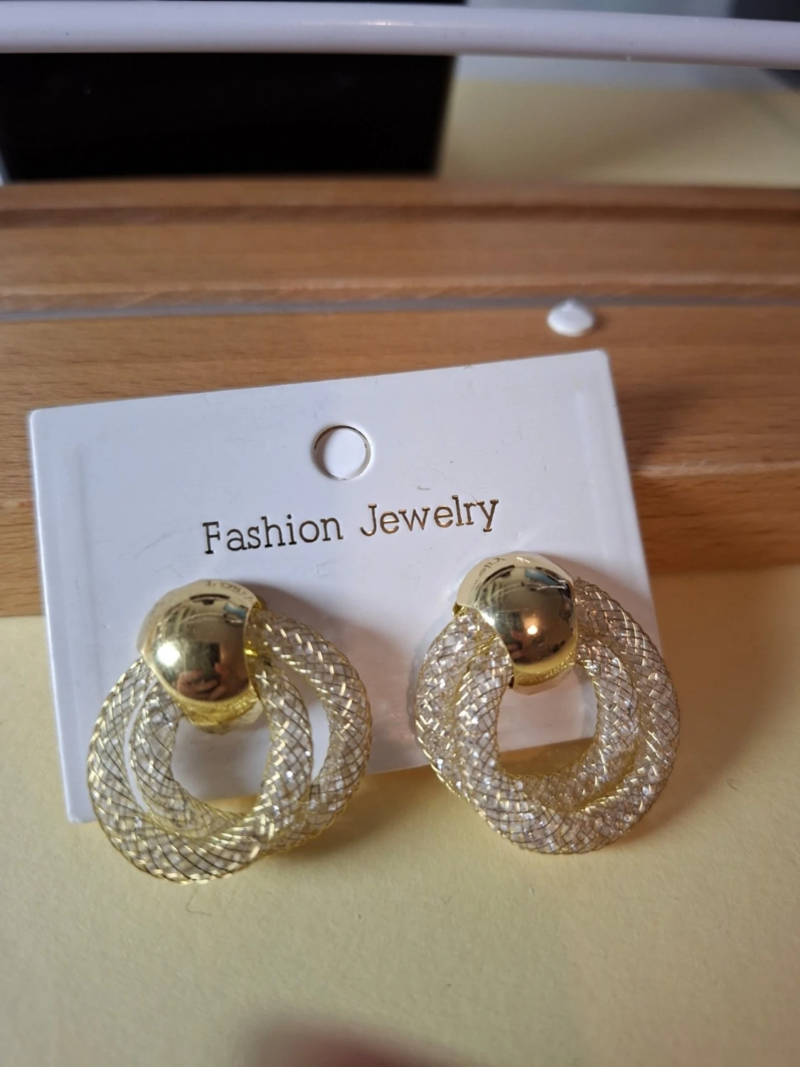 Guldiga meshörhängen i ringform - 1