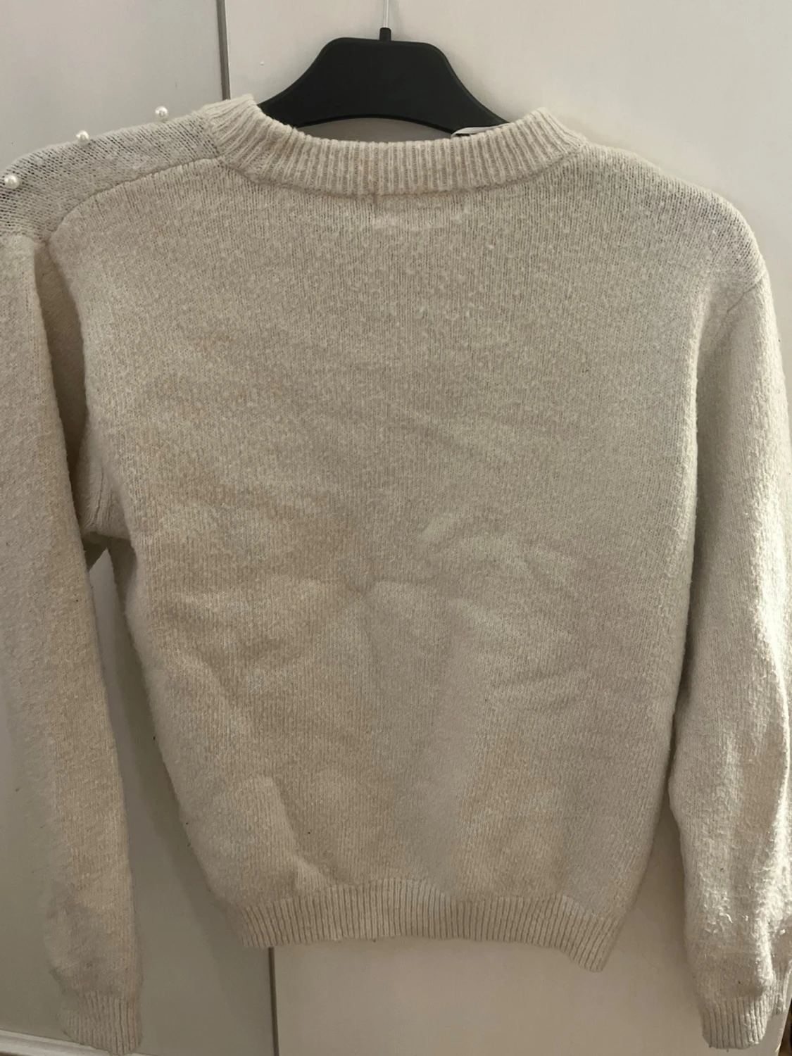 Beige stickad tröja med pärlor H&M - 1