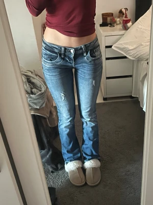 LTB Valerie bootcut jeans blå - Storlek w25 l30 men de är nersprättade som syns på sista bilden så de är lite längre😋