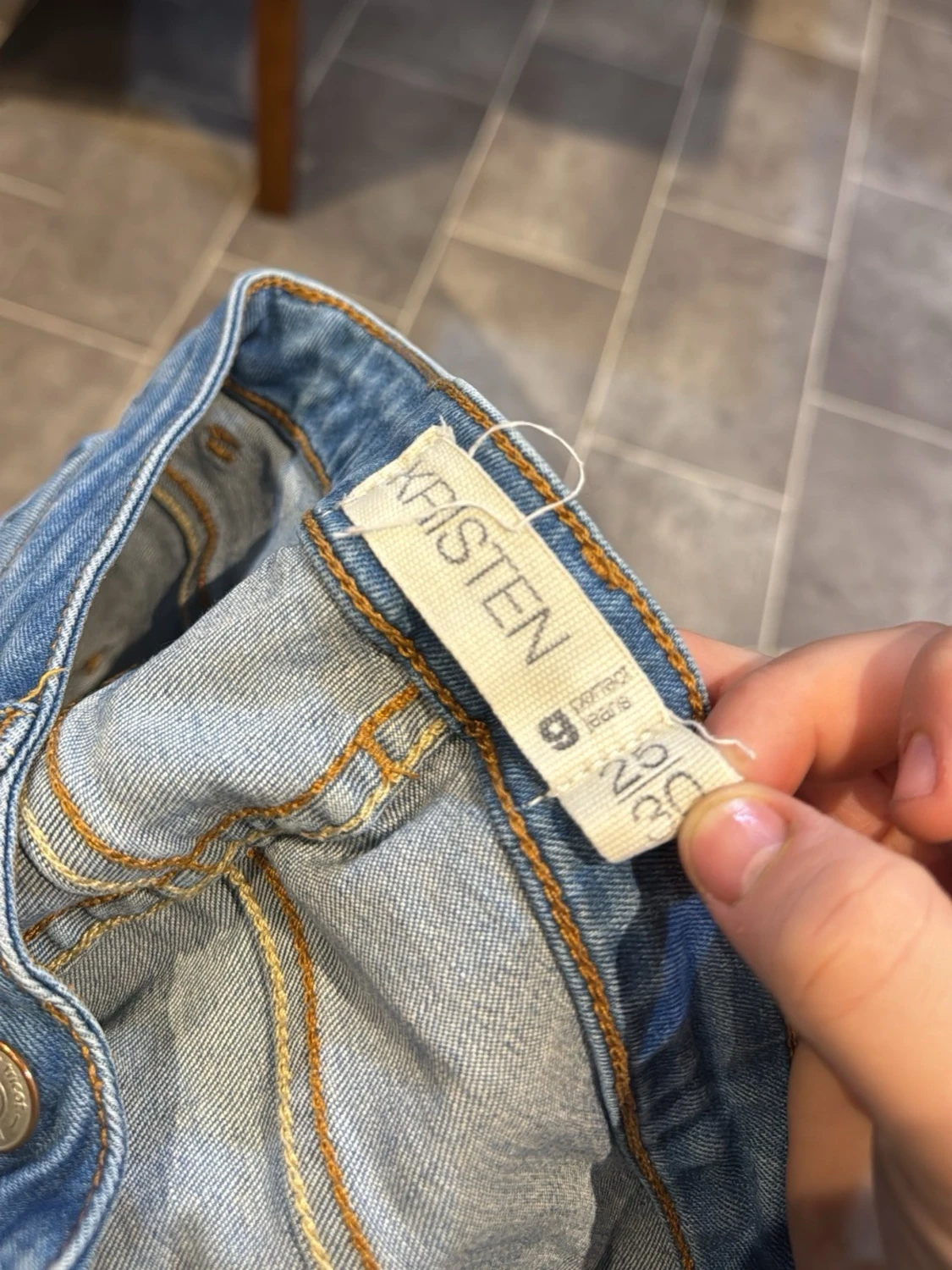 Blå skinny jeans från KRISTEN - 1