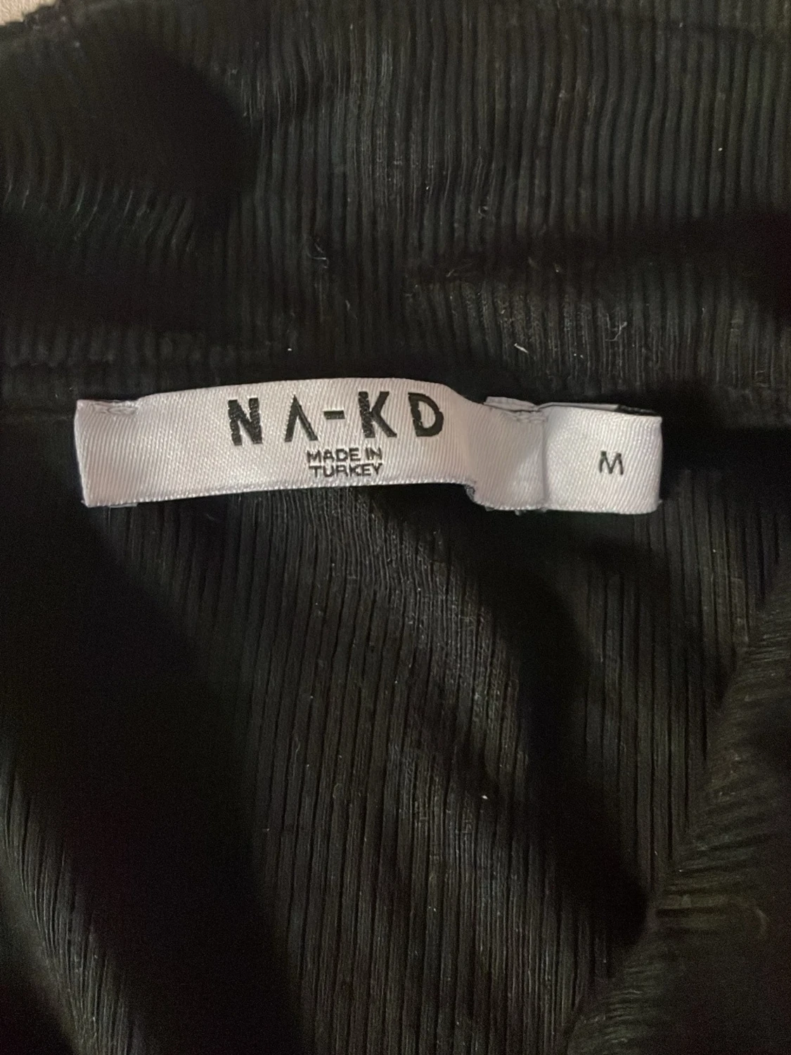 Svart croppad polotopp från NA-KD - 1