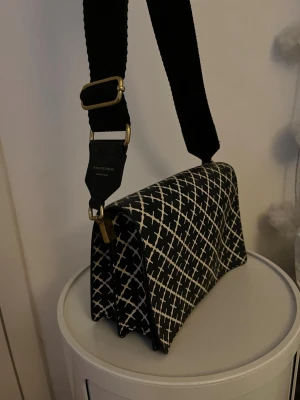 Malene Birger - Jätteeefin väska från By Malene Birger, älskarrr!!🔥