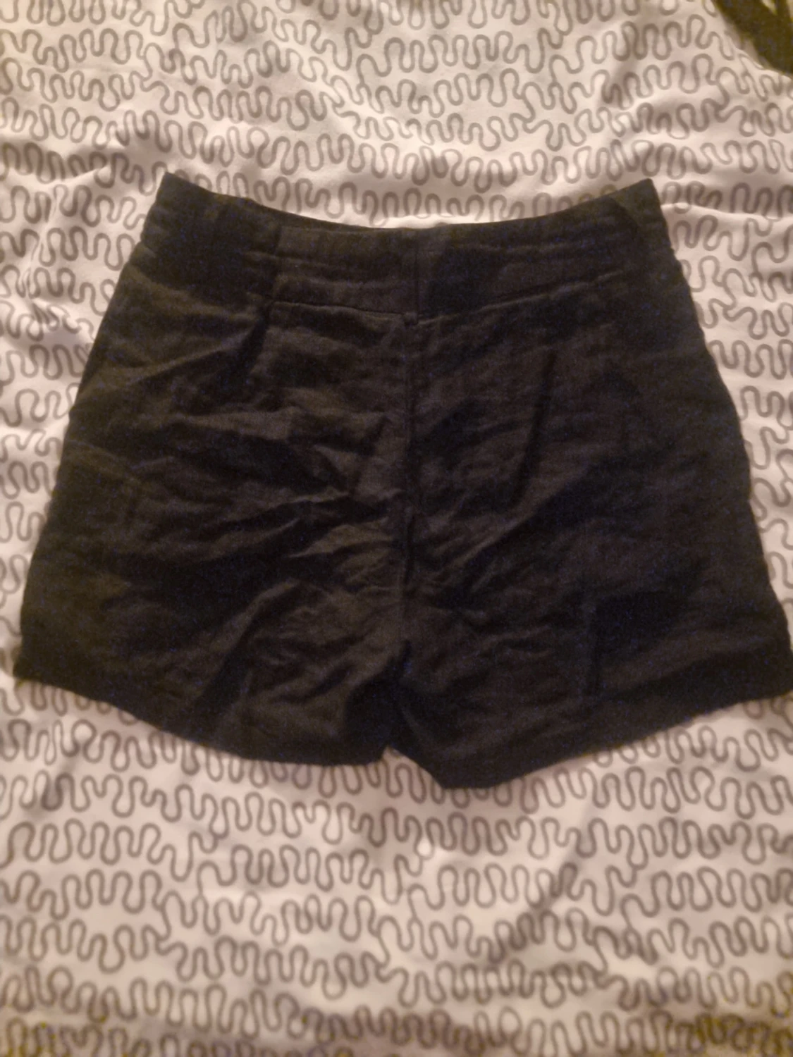 Svarta högmidjade shorts i linne - 1