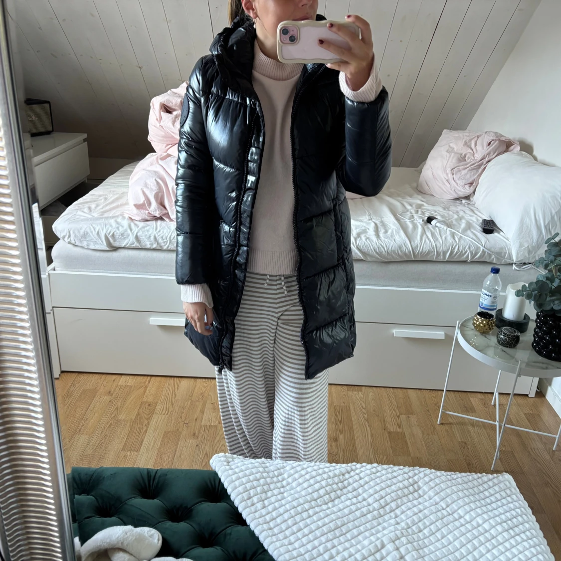 Marinblå dunjacka från save the duck