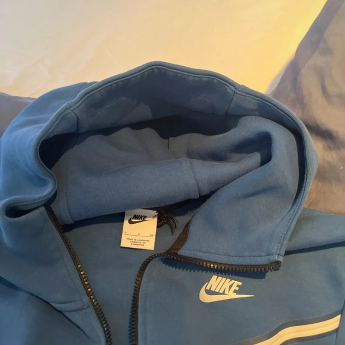 Blå Nike zip-hoodie med vit detalj - 3