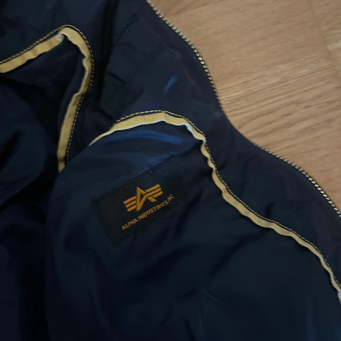 Mörkblå bomberjacka Alpha Industries - 3