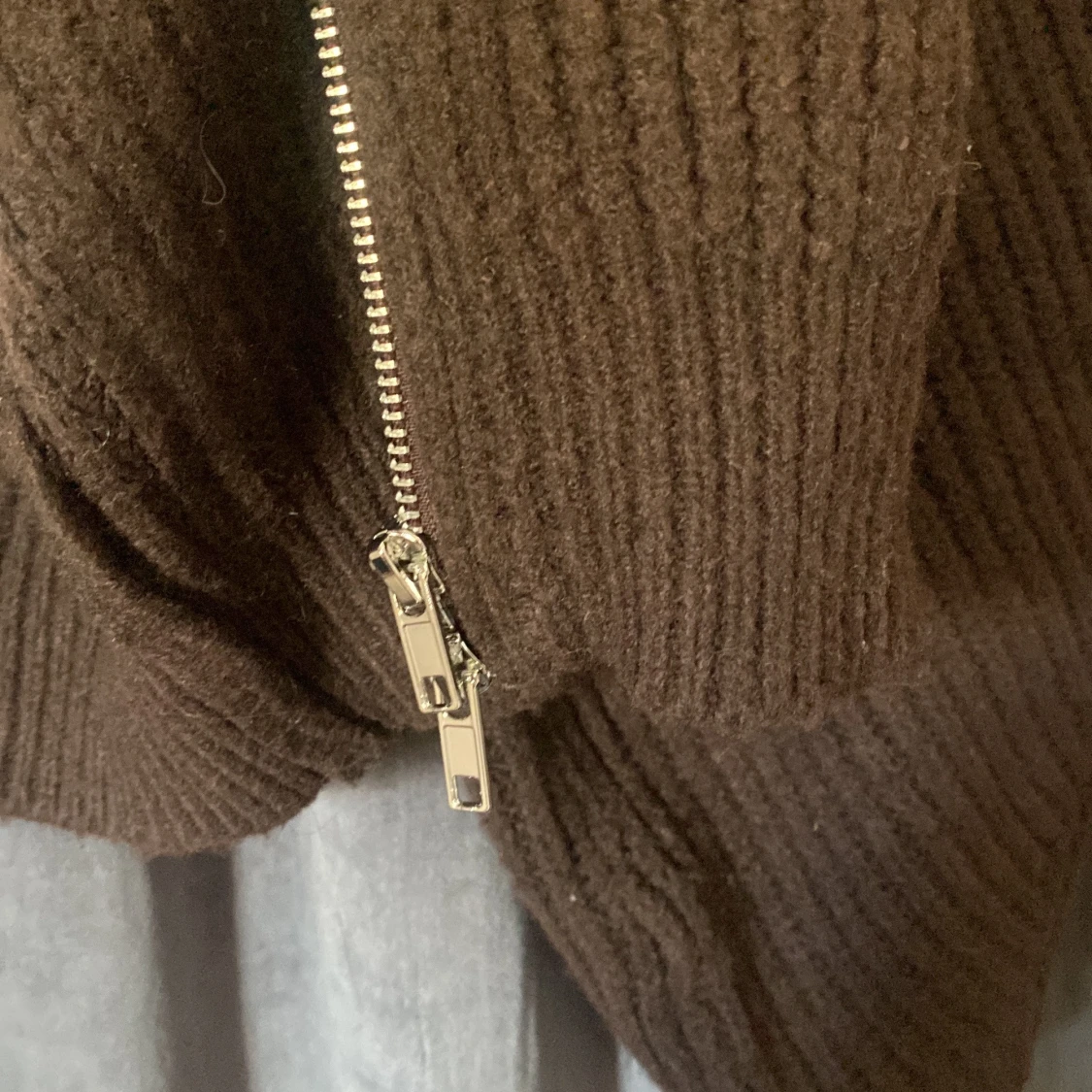 Brun stickad kofta från BikBok - 3