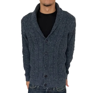 Massimo Dutti stickad cardigan  - Otroligt fet stickad cardigan från Dutti i toppskick, priset kan såklart diskuteras! Storlek L men passar minder så skulle säga M 