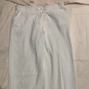  Linnebyxor  - Mycket bra skick typ aldrig använt
