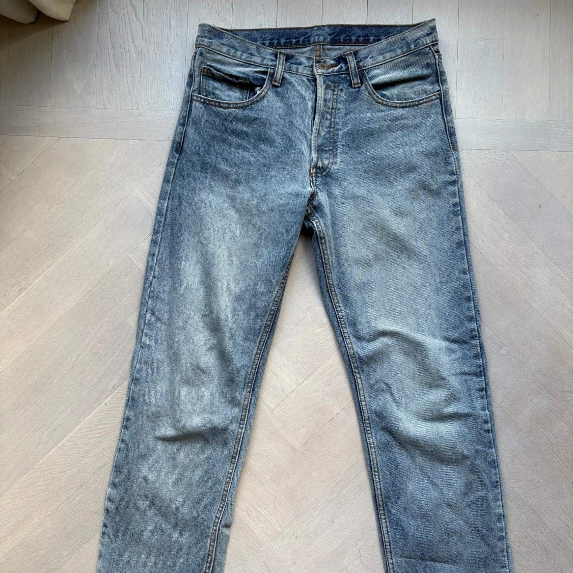 Ljusblå raka jeans - 1