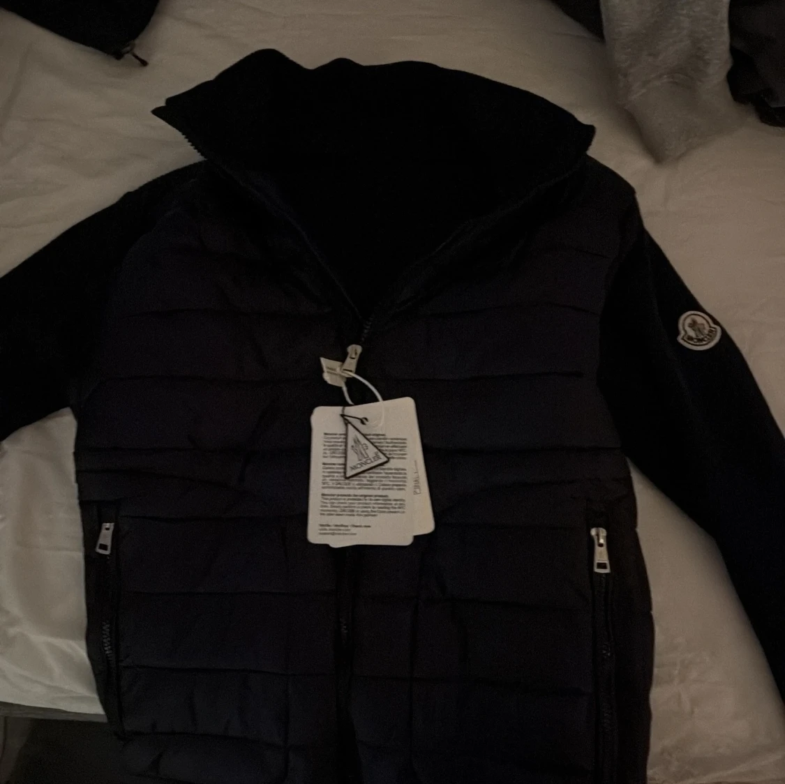 Mörkblå cardigan från Moncler