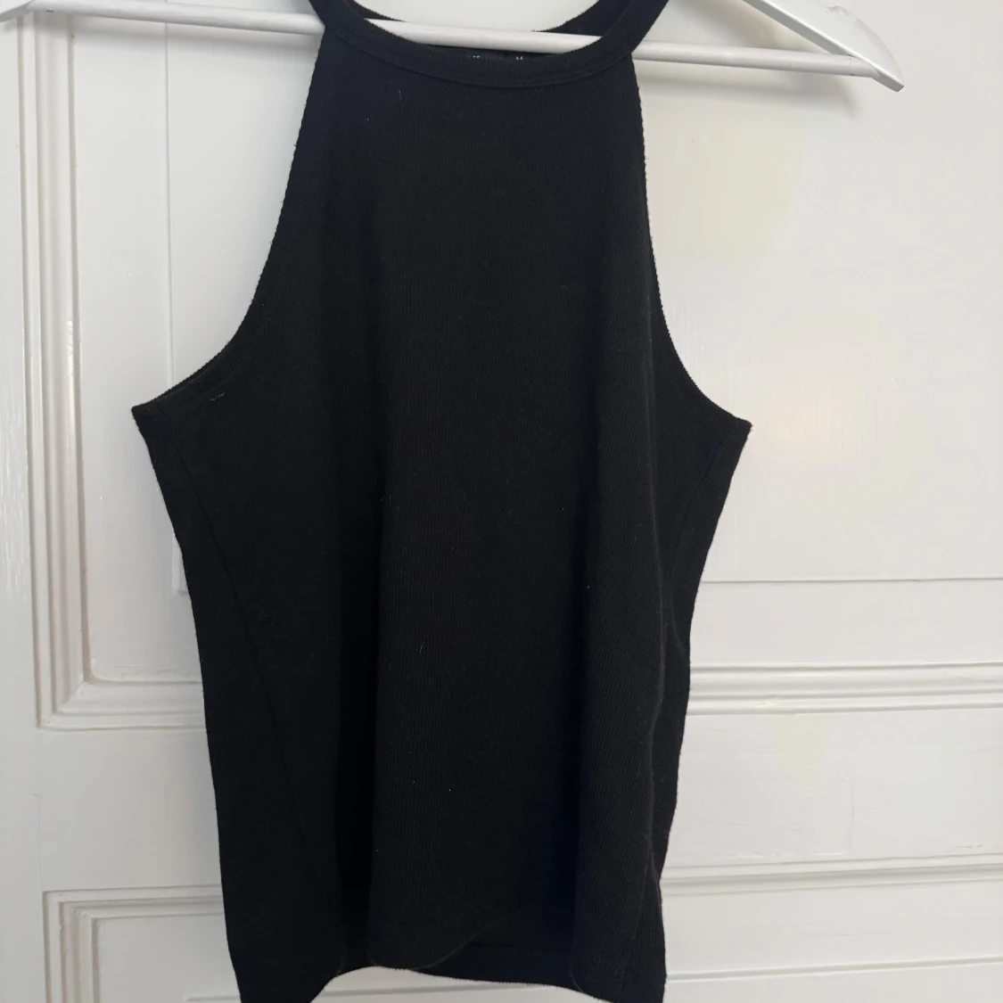 Svart ribbad linnetopp från BikBok