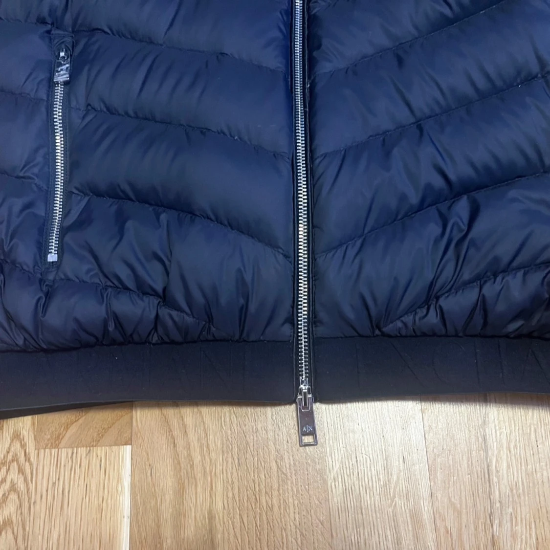 Svart dunjacka från Armani Exchange - 91